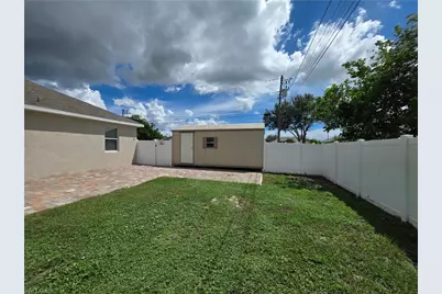 318 SE 5th Pl, Cape Coral, FL 33990 - Photo 36