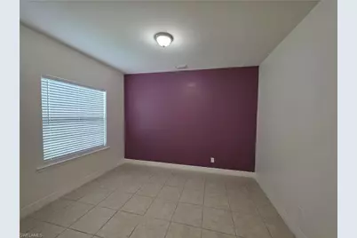 318 SE 5th Pl, Cape Coral, FL 33990 - Photo 12