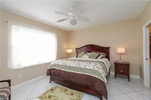 519 Roma Ct, Naples, FL 34110 - Photo 32