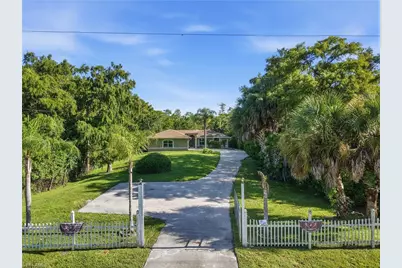 135 45th Ave NE, Naples, FL 34120 - Photo 2