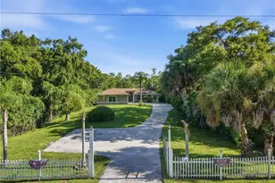 135 45th Ave NE, Naples, FL 34120 - Photo 2