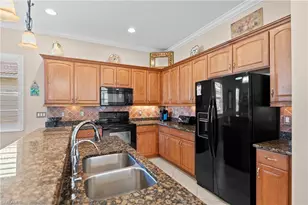 10428 Materita Dr, Fort Myers, FL 33913 - Photo 4