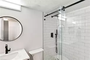7360 Glenmoor Ln, Naples, FL 34104 - Photo 22