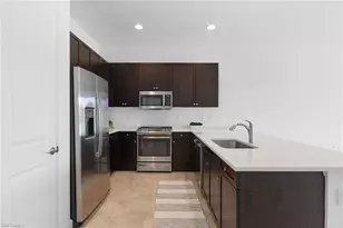 12445 Dahlia Ct, Naples, FL 34120 - Photo 4