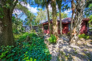 2490 Outrigger Ln, Naples, FL 34104 - Photo 2
