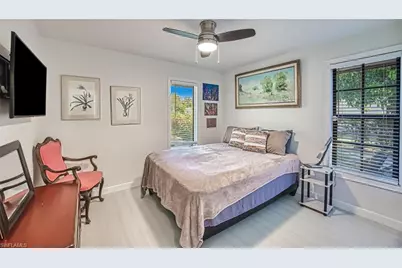2490 Outrigger Ln, Naples, FL 34104 - Photo 6