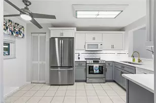784 Landover Cir, Naples, FL 34104 - Photo 4