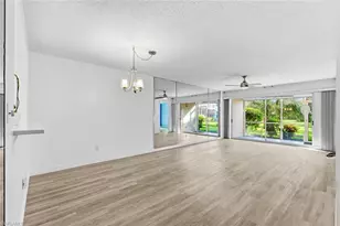784 Landover Cir, Naples, FL 34104 - Photo 6