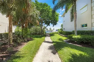 3051 Sandpiper Bay Cir, Naples, FL 34112 - Photo 2
