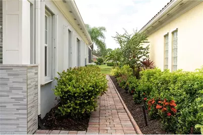 7658 Sicilia Ct, Naples, FL 34114 - Photo 4