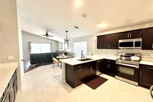 9808 Gladiolus Bulb Loop, Fort Myers, FL 33908 - Photo 4