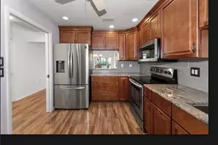 1335 Broadwater Dr, Fort Myers, FL 33919 - Photo 12