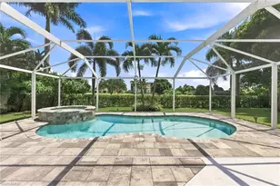 350 Pinehurst Cir, Naples, FL 34113 - Photo 2