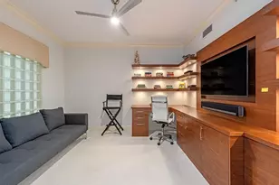 60 Seagate Dr, Naples, FL 34103 - Photo 18