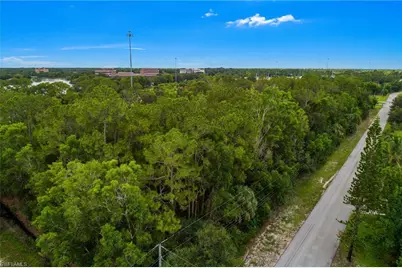 620 Soll St, Naples, FL 34109 - Photo 4