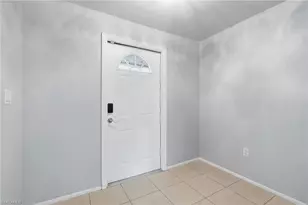 4900 Tahiti Ln, Naples, FL 34112 - Photo 4