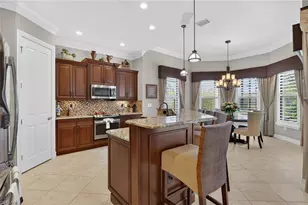 7352 Lantana Way, Naples, FL 34119 - Photo 4