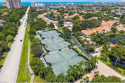 812 Reef Point Cir, Naples, FL 34108 - Photo 4