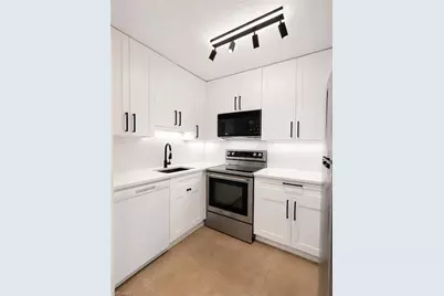 2350 W 1st St #303, Fort Myers, FL 33901 - Photo 2
