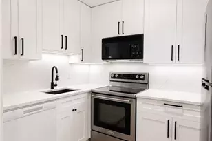 2350 W First St, Fort Myers, FL 33901 - Photo 2