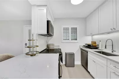 1100 Gulf Shore Blvd N #108, Naples, FL 34102 - Photo 6