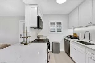 1100 Gulf Shore Blvd N, Naples, FL 34102 - Photo 6