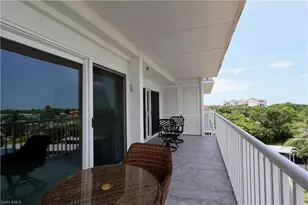 60 Pelican St W, Naples, FL 34113 - Photo 6