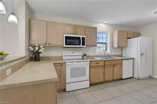 254 Leawood Cir, Naples, FL 34104 - Photo 6