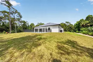 533 6th St SE, Naples, FL 34117 - Photo 32
