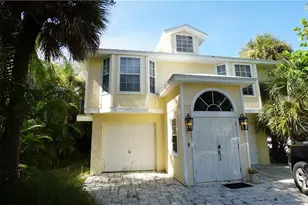 779 Park Ave, Naples, FL 34110 - Photo 1