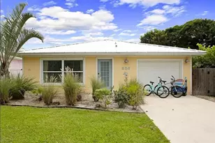 856 98th Ave N, Naples, FL 34108 - Photo 4