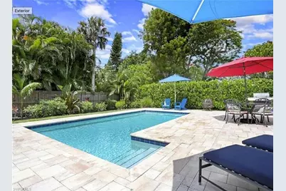 856 98th Ave N, Naples, FL 34108 - Photo 2