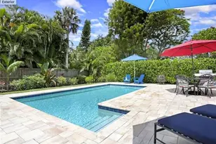856 98th Ave N, Naples, FL 34108 - Photo 2