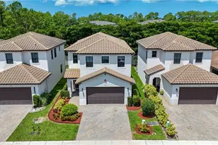 8785 Madrid Cir, Naples, FL 34104 - Photo 2