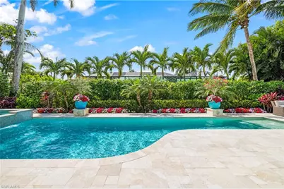 532 Pine Grove Ln, Naples, FL 34103 - Photo 2