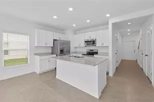 17524 Paradiso Wy, North Fort Myers, FL 33917 - Photo 2