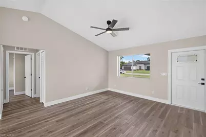 842 NW 2nd St, Cape Coral, FL 33993 - Photo 4