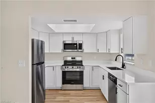842 NW 2nd St, Cape Coral, FL 33993 - Photo 2