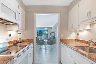 1300 Gulf Shore Blvd N, Naples, FL 34102 - Photo 14