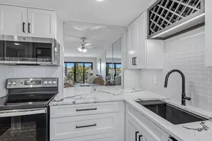 848 W Elkcam Cir, Marco Island, FL 34145 - Photo 4