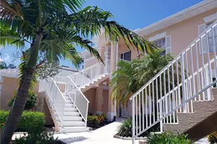 661 Wiggins Lake Dr, Naples, FL 34110 - Photo 4