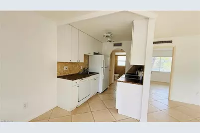 3250 10th St N #B2, Naples, FL 34103 - Photo 1