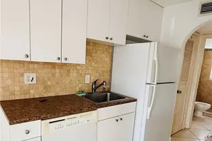 3250 10th St N, Naples, FL 34103 - Photo 12
