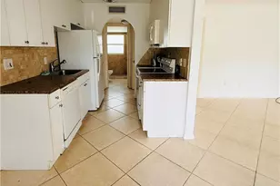 3250 10th St N, Naples, FL 34103 - Photo 10