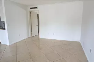 3250 10th St N, Naples, FL 34103 - Photo 6