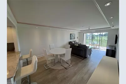 37 High Point Cir E #305, Naples, FL 34103 - Photo 6