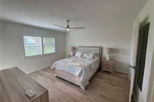37 High Point Cir E, Naples, FL 34103 - Photo 8