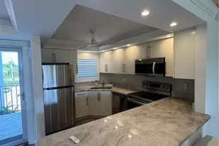 37 High Point Cir E, Naples, FL 34103 - Photo 4