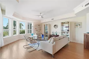 285 Grande Way, Naples, FL 34110 - Photo 6