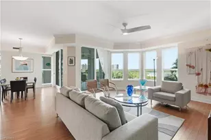 285 Grande Way, Naples, FL 34110 - Photo 2